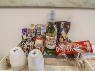 The Little Boathouse - 8