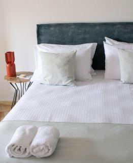 Oniropetra Luxury Suites - 4