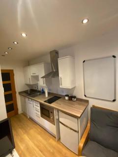 Studio apartment near Sutton, Croydon - 9