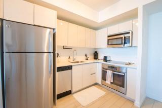 Infinite View Balcony & Pool Gym Near Beach - 7