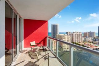 Near Beach - Balcony with View - Pool - Gym - Hallandale Beach - 9