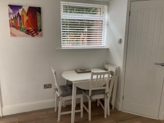 Highcliffe Apartment with Parking - Christchurch - 2