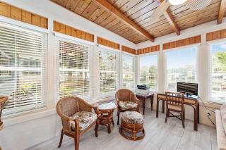 Island home on Kings Bay - manatees at the dock! - Crystal River - 7
