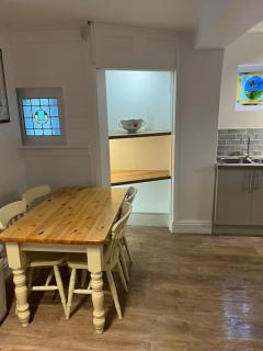 The Cottage, with Superking bed & private patio - 6