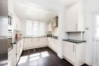 Lovely detached house - 2