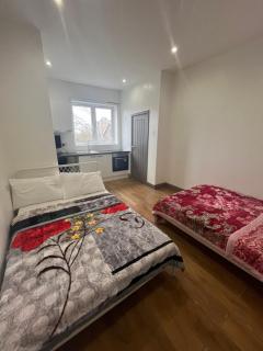 Anerly Road - 4
