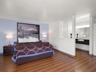 Super 8 by Wyndham Dunnigan - 4