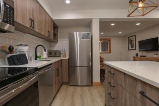 Inner Circle Getaway Condo: Stroll To Slopes, Downtown - 6