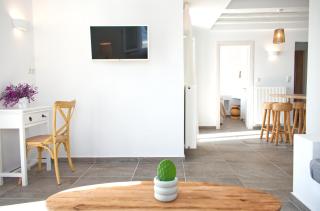 Beach Walking Distance Spacious apartment with Balcony - Esencia Naxian Suites - Naxos Chora - 1
