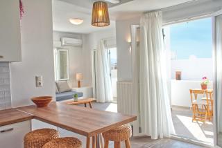 Beach Walking Distance Spacious apartment with Balcony - Esencia Naxian Suites - 9