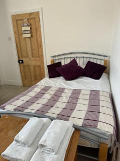 Spacious 5-Bedroom Victorian House Near Sandbanks - Sleeps 14, Parking & Garden - 4