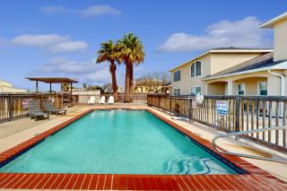 The Blue House by Whitecap Beach - Padre Island - 8