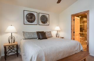 Park Forest Bear’s Den Townhome: Private Hot Tub - 1