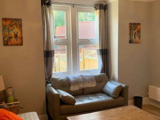 Stylish Valley Railway Cottage - Beach 1.9 Miles - 2