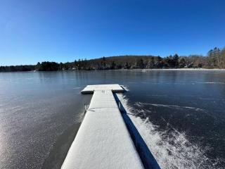 Lakefront Log Cabin, Private Lake Access w/Peloton - 7