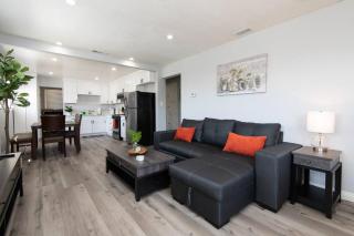 Lovely 2bedroom condo with free parking on premise - Los Angeles - 1