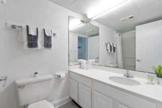 Budget Friendly Oceanview Studio, Sleep 4! - Myrtle Beach - 8