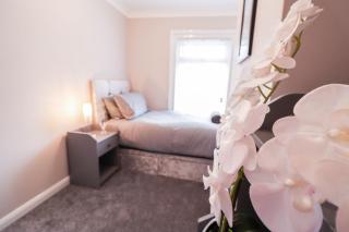 Cosy and Modern 3-Bedroom Home - Colchester - 5