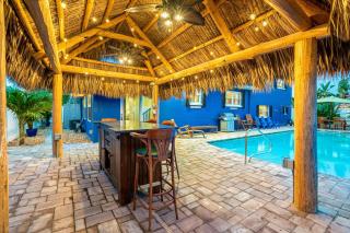 TIKI BLUE-Fun for Big Groups-Near Beach, Hot Tub, Heated Pool - Cocoa Beach - 4