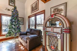 Cozy Mount Union Cabin with Fire Pit and River Access - - 6