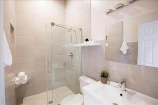 Palms Luxe- 1 BLOCK FROM BEACH ON CENTER ST - Folly Beach - 3