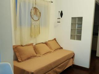 Tu lugar en Recoleta, Amplio monoambiente con baño completo y cocina aparte - Buenos Aires - 1