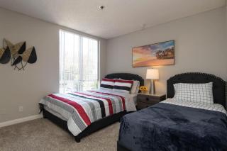 Hollywood 2Bed Apt w Rooftop pool & Panoramic View - 5