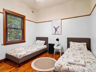 'YANALEN COTTAGE' - Myrtleford - 6