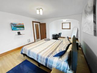 Lux 3BR, Steps from Airport, U of R & Grocery Stores - Rochester - 5