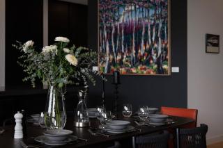 Chalet Noir - sleek design with heated plunge pool - 7