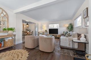 Light Bright Stylish PRIVATE Home - Whitworth - Spokane - 9