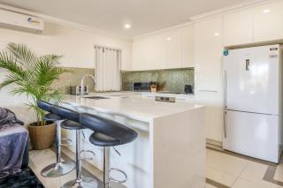 Boardwalk Bliss - Explore the Lively Mindarie Marina - 4