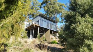 Armalong Winery Chalets - Rosevears - 8