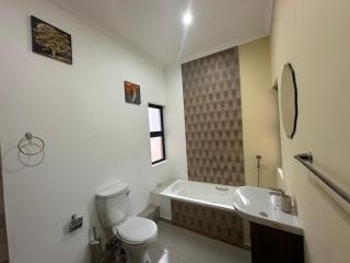 Six64 on Kingsway A4 Apartment - Amanzimtoti - 1