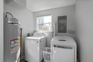 Stylish Haven 11 Minutes from the Richmond Airport - Richmond - 1