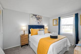 Stylish Haven 11 Minutes from the Richmond Airport - 1