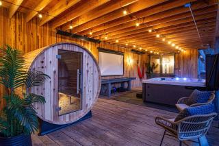Longhaus: Modern Minimalist Luxury Home: Firepit, outdoor kitchen, pets - Mars Hill - 9
