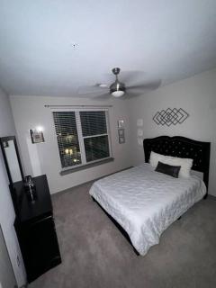 Vacation Rental Home with Pool/Skyline View Near Galleria Mall - Houston - 2