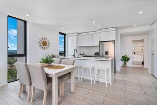 OPUS Apartment - Beach at your doorstep Short walk to light rail - Gold Coast - 6