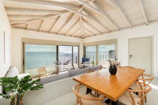 Melivia Seafront Resort - 4