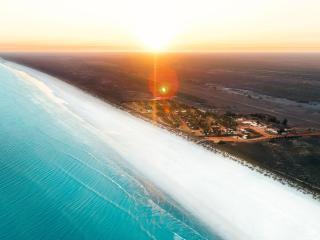 Eighty Mile Beach Caravan Park - - 0