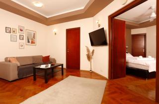 Chill & Relax - 3BDR Cozy & Roomy -Near Old Town - 2