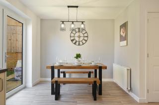 Mersey Way, Spacious 3 Bed Home, Close to Sheffield City Centre & FREE Driveway Parking - Perfect for Workers, Groups & Families - Hosted by Stay Host Save - Sheffield - 2