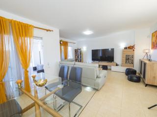 Cubo's Chaparral Townhouse & Community Pool - 7