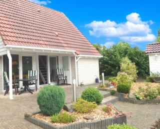 4 pers. House Cosima with beautiful garden - Anjum - 0