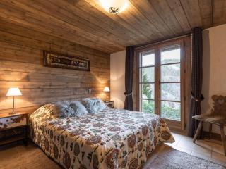 Chalet pour 8 avec cheminée, proche des pistes, WiFi, garage, non fumeur - FR-1-304-110 - 2