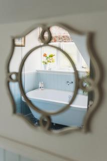 Luxury Cottage with Swimming Pool - 1