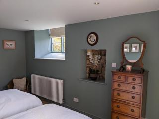 Luxury Cottage with Swimming Pool - 4