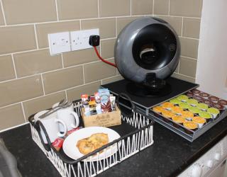 Bright and Modern Apartment, near Molineux Stadium, Perfect for Contractors and NHS Workers - Wolverhampton - 4
