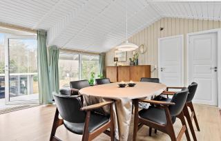 3 Bedroom Amazing Home In Aakirkeby - 5